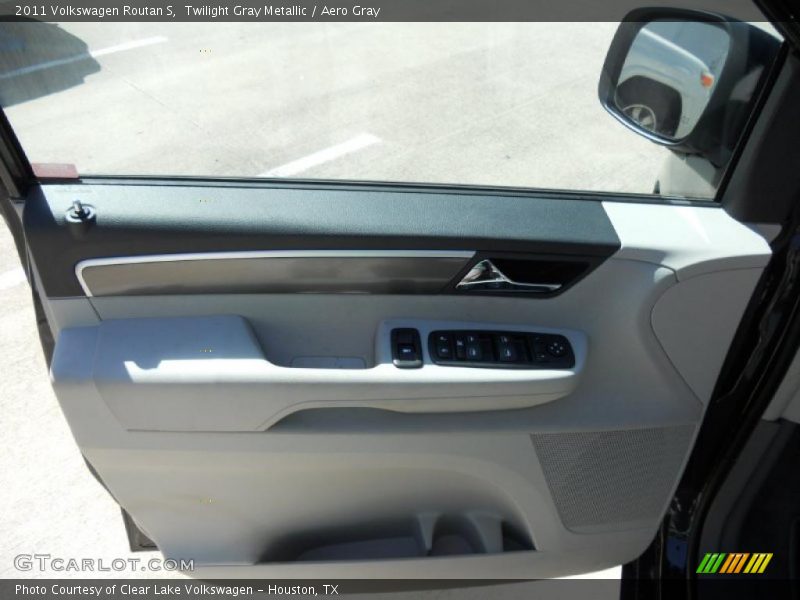 Twilight Gray Metallic / Aero Gray 2011 Volkswagen Routan S
