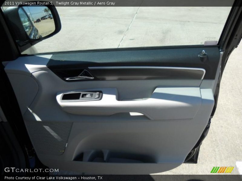 Twilight Gray Metallic / Aero Gray 2011 Volkswagen Routan S