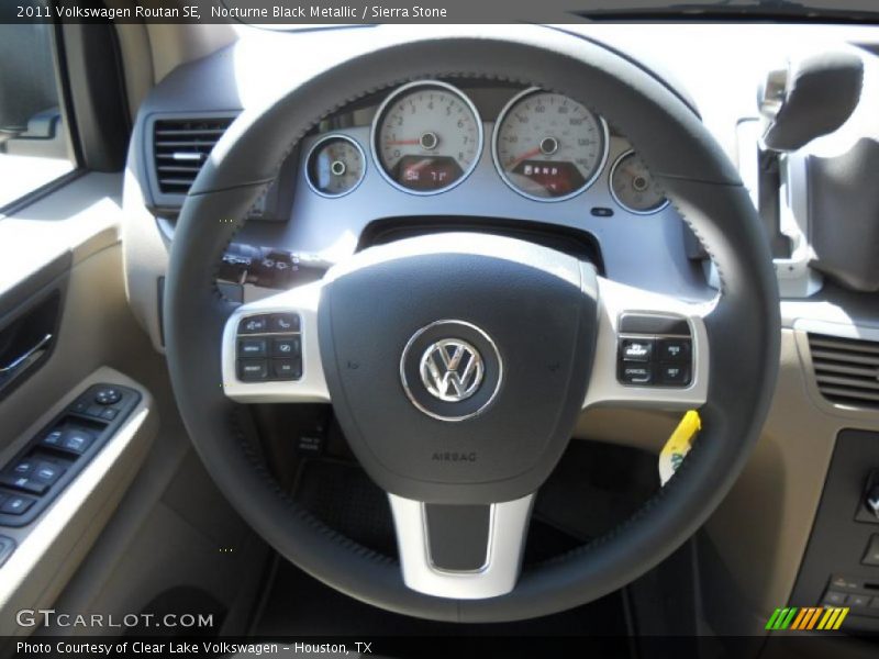 Nocturne Black Metallic / Sierra Stone 2011 Volkswagen Routan SE