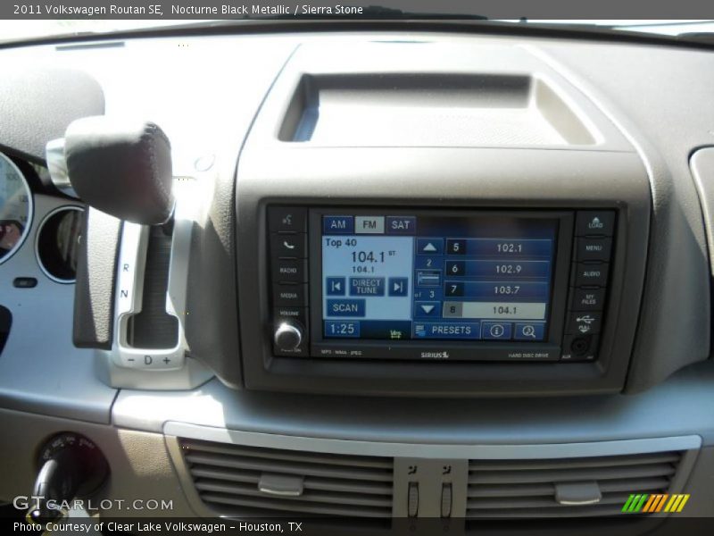 Nocturne Black Metallic / Sierra Stone 2011 Volkswagen Routan SE