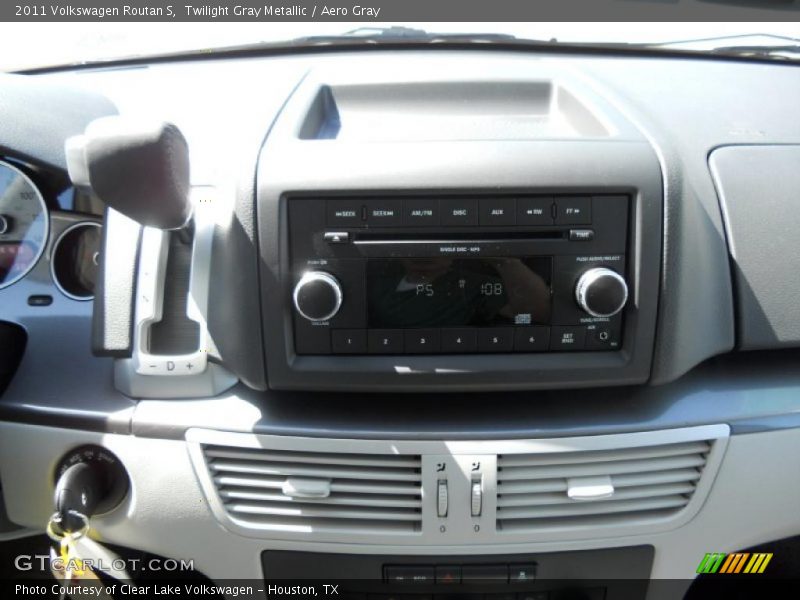 Twilight Gray Metallic / Aero Gray 2011 Volkswagen Routan S