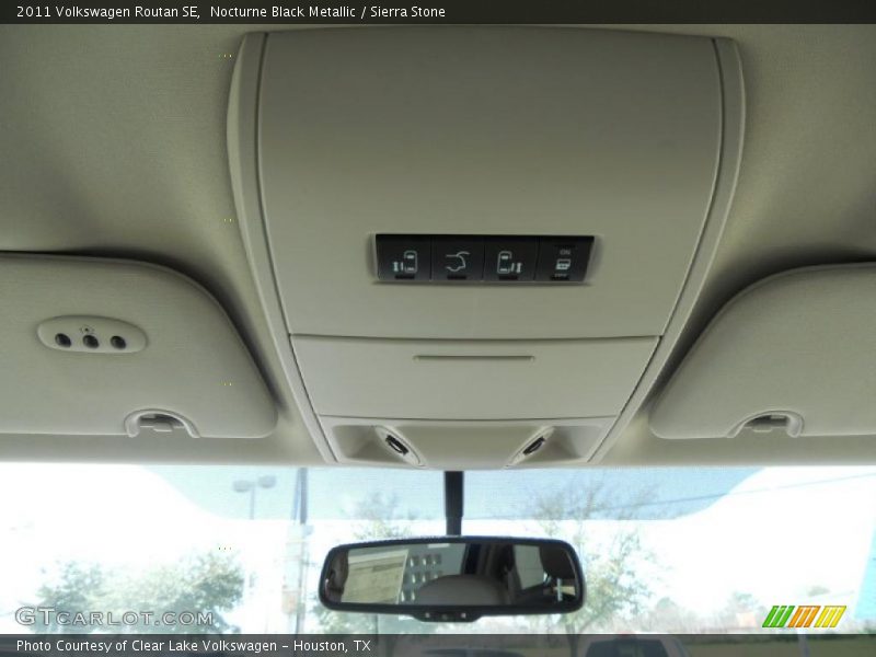 Nocturne Black Metallic / Sierra Stone 2011 Volkswagen Routan SE