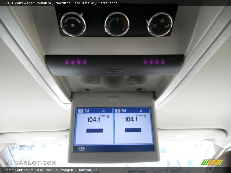 Nocturne Black Metallic / Sierra Stone 2011 Volkswagen Routan SE