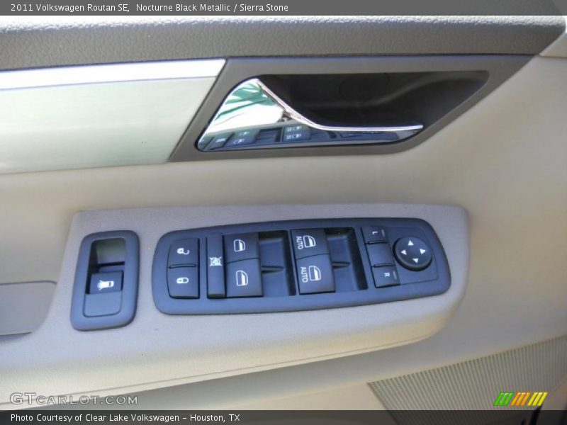 Nocturne Black Metallic / Sierra Stone 2011 Volkswagen Routan SE