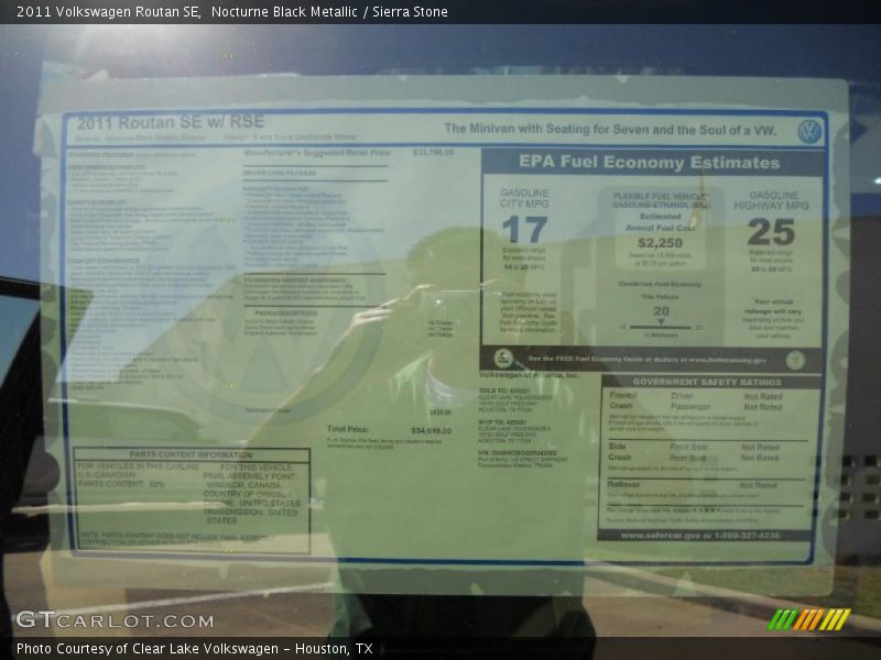 Nocturne Black Metallic / Sierra Stone 2011 Volkswagen Routan SE