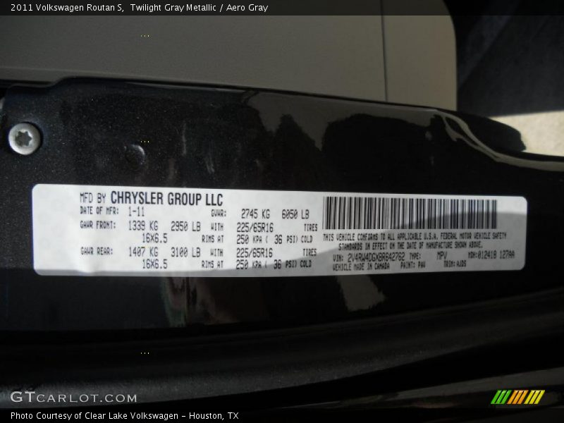 Twilight Gray Metallic / Aero Gray 2011 Volkswagen Routan S