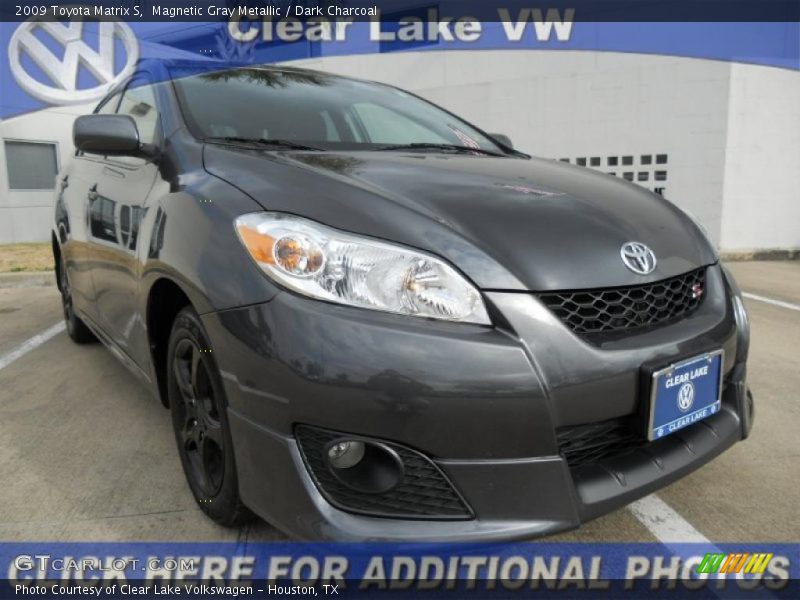 Magnetic Gray Metallic / Dark Charcoal 2009 Toyota Matrix S