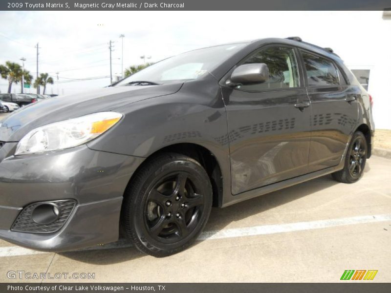 Magnetic Gray Metallic / Dark Charcoal 2009 Toyota Matrix S