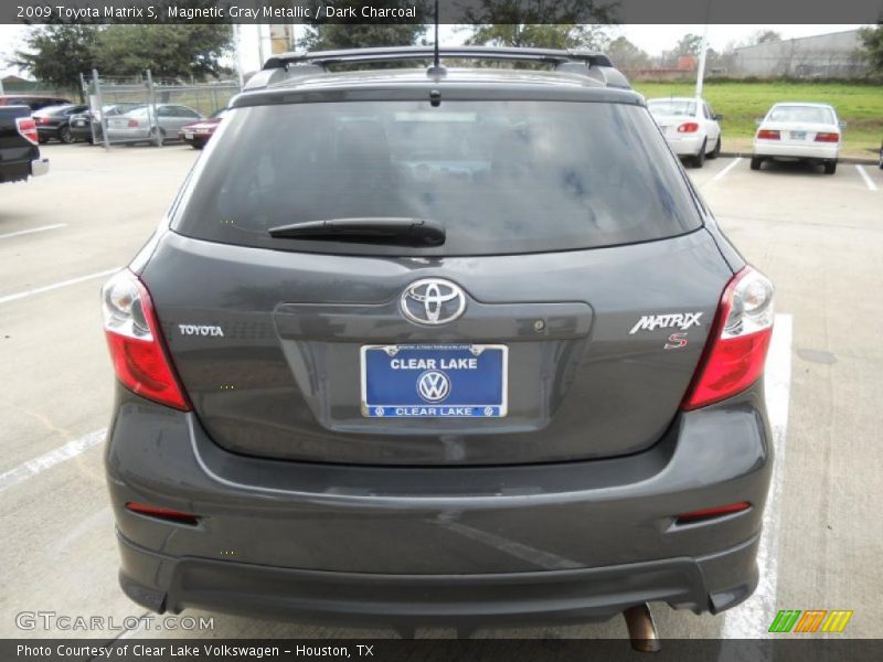 Magnetic Gray Metallic / Dark Charcoal 2009 Toyota Matrix S