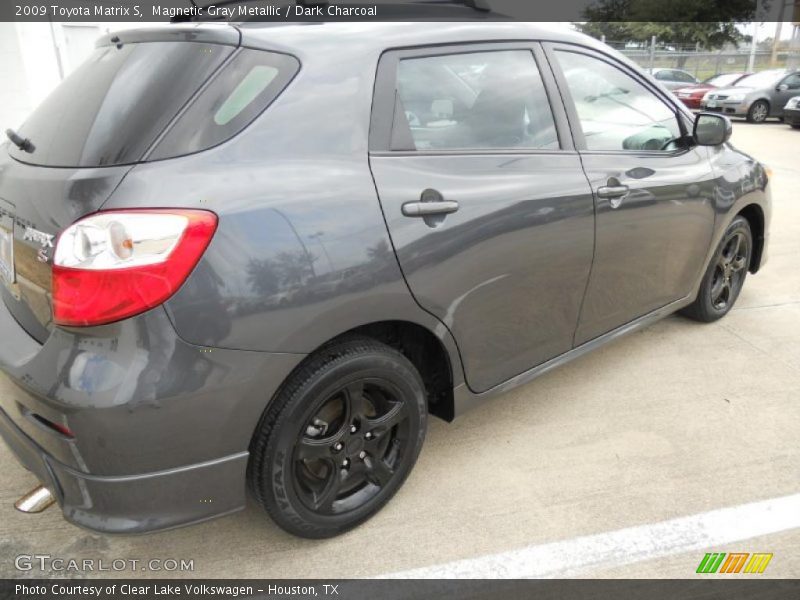 Magnetic Gray Metallic / Dark Charcoal 2009 Toyota Matrix S