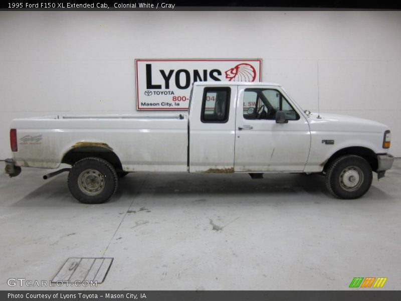 Colonial White / Gray 1995 Ford F150 XL Extended Cab