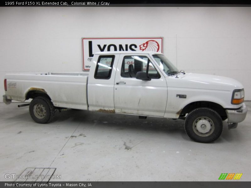 Colonial White / Gray 1995 Ford F150 XL Extended Cab