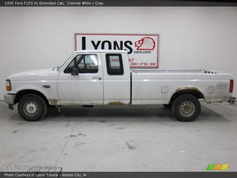 Colonial White / Gray 1995 Ford F150 XL Extended Cab