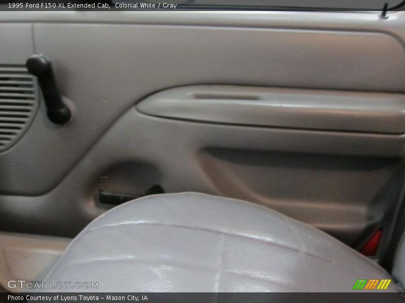 Colonial White / Gray 1995 Ford F150 XL Extended Cab