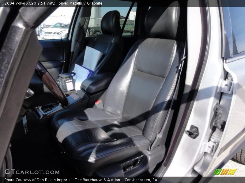Silver Metallic / Graphite 2004 Volvo XC90 2.5T AWD