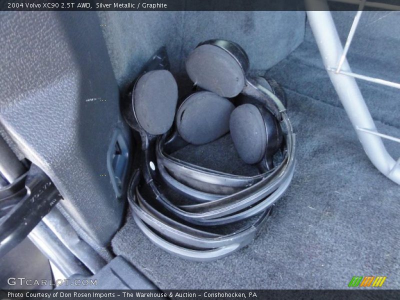 Silver Metallic / Graphite 2004 Volvo XC90 2.5T AWD