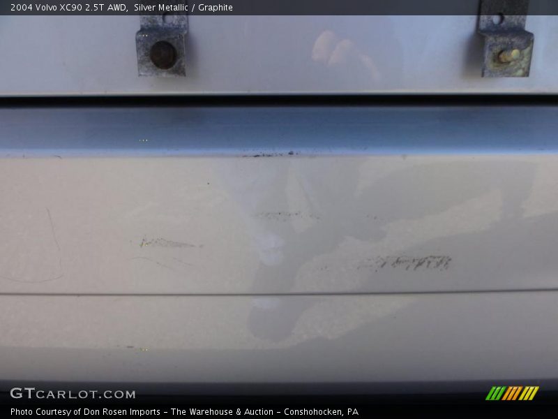Silver Metallic / Graphite 2004 Volvo XC90 2.5T AWD