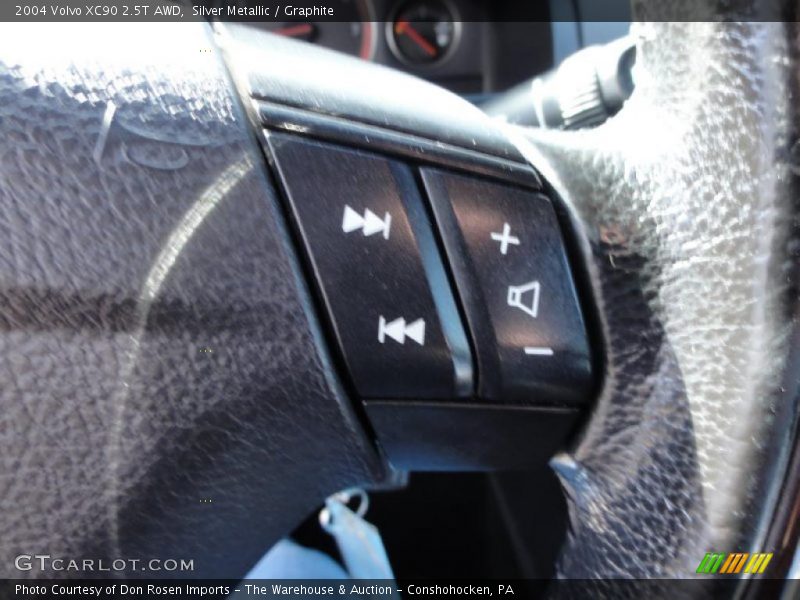 Silver Metallic / Graphite 2004 Volvo XC90 2.5T AWD