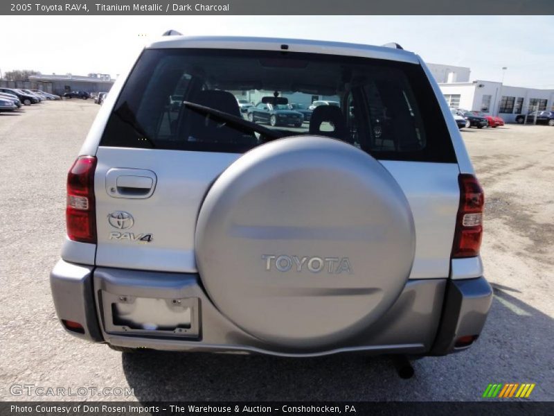 Titanium Metallic / Dark Charcoal 2005 Toyota RAV4