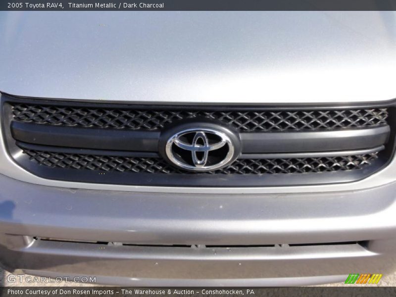 Titanium Metallic / Dark Charcoal 2005 Toyota RAV4