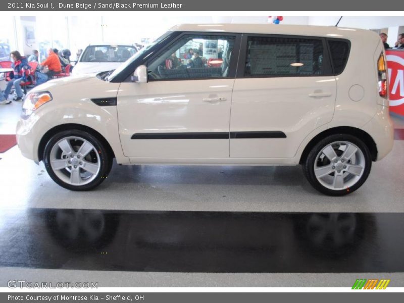 Dune Beige / Sand/Black Premium Leather 2011 Kia Soul !