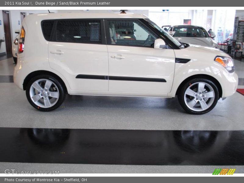 Dune Beige / Sand/Black Premium Leather 2011 Kia Soul !