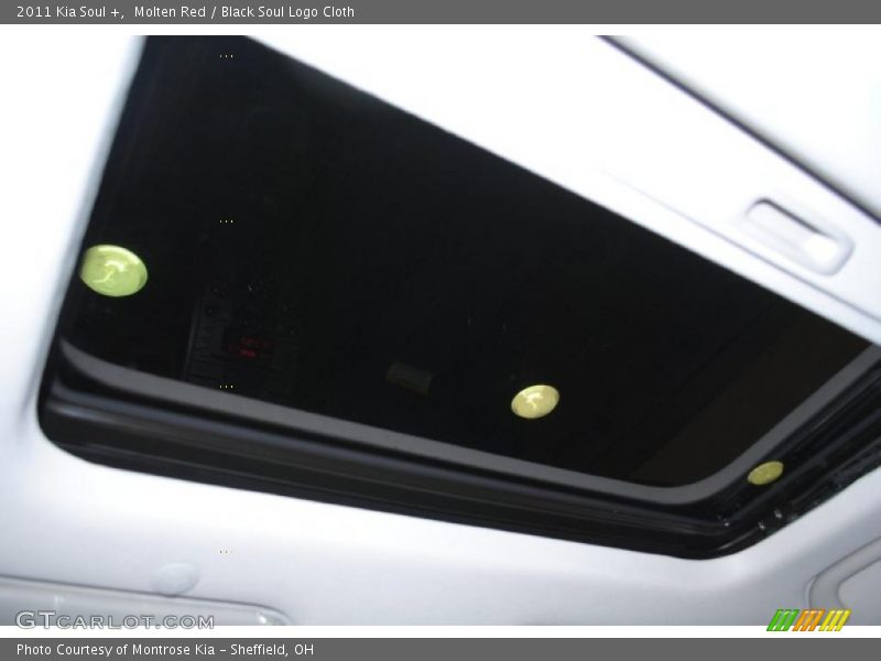 Molten Red / Black Soul Logo Cloth 2011 Kia Soul +