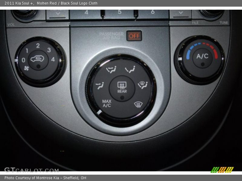 Molten Red / Black Soul Logo Cloth 2011 Kia Soul +