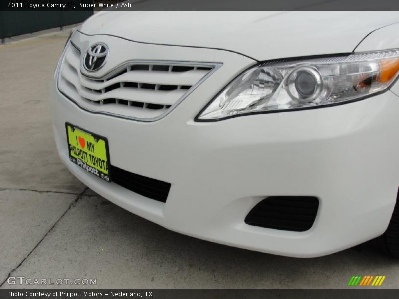Super White / Ash 2011 Toyota Camry LE