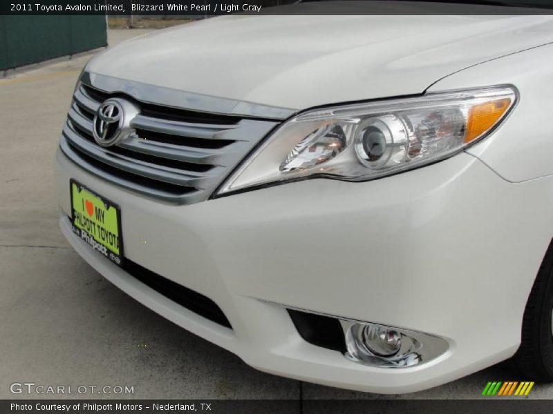 Blizzard White Pearl / Light Gray 2011 Toyota Avalon Limited