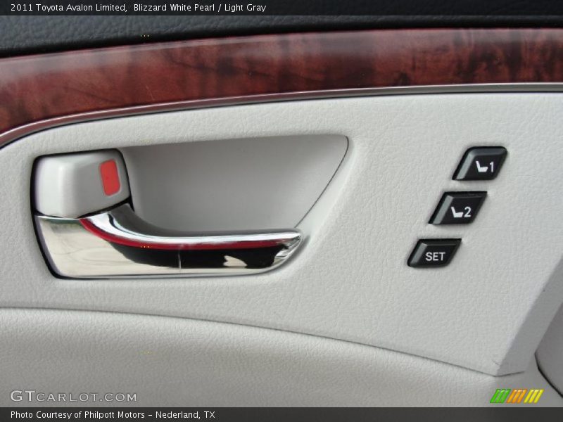 Blizzard White Pearl / Light Gray 2011 Toyota Avalon Limited
