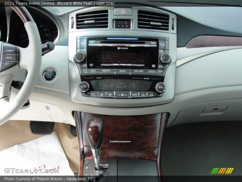 Blizzard White Pearl / Light Gray 2011 Toyota Avalon Limited