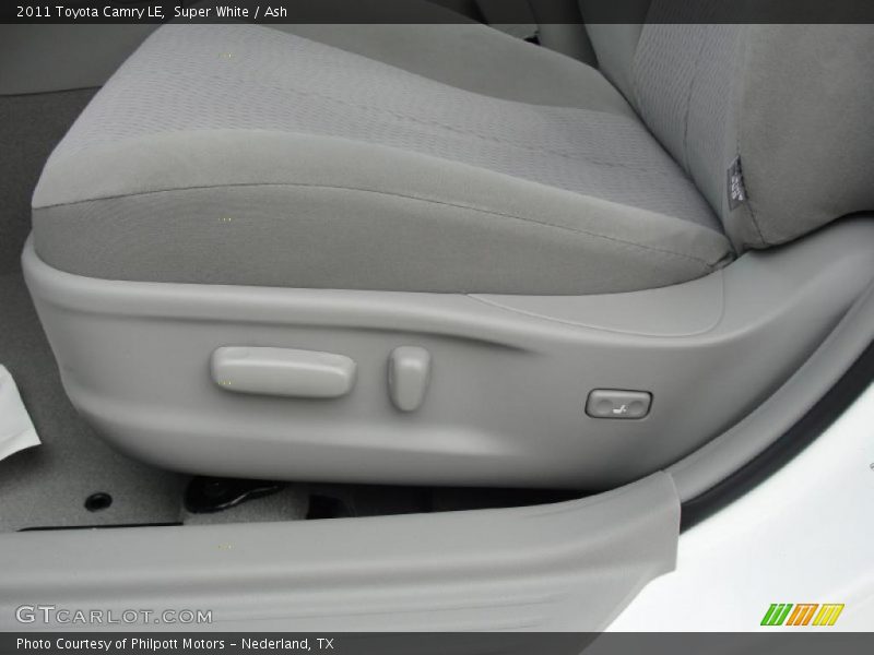 Super White / Ash 2011 Toyota Camry LE