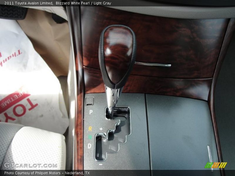 Blizzard White Pearl / Light Gray 2011 Toyota Avalon Limited