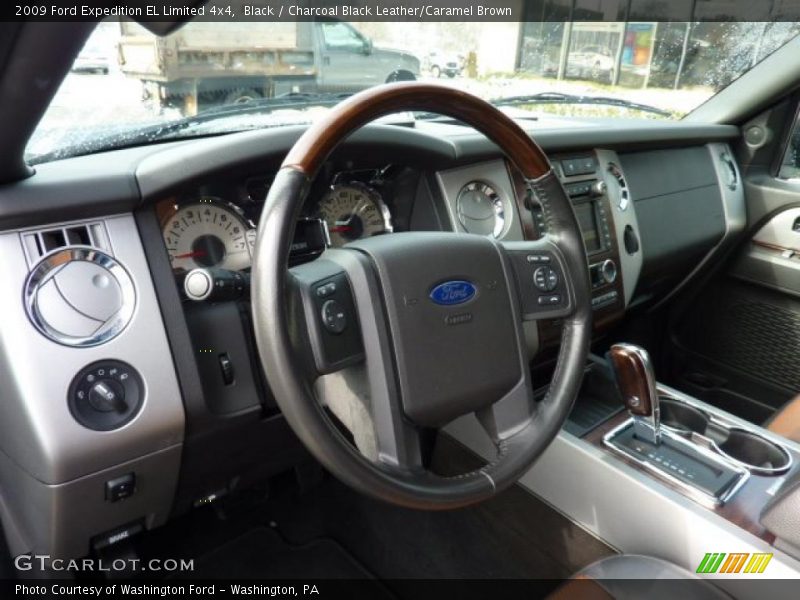 Dashboard of 2009 Expedition EL Limited 4x4