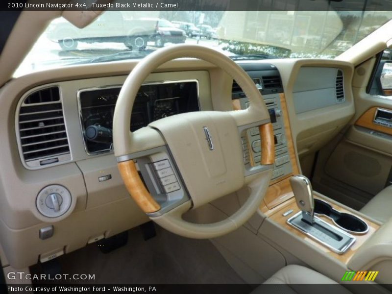 Tuxedo Black Metallic / Camel 2010 Lincoln Navigator 4x4