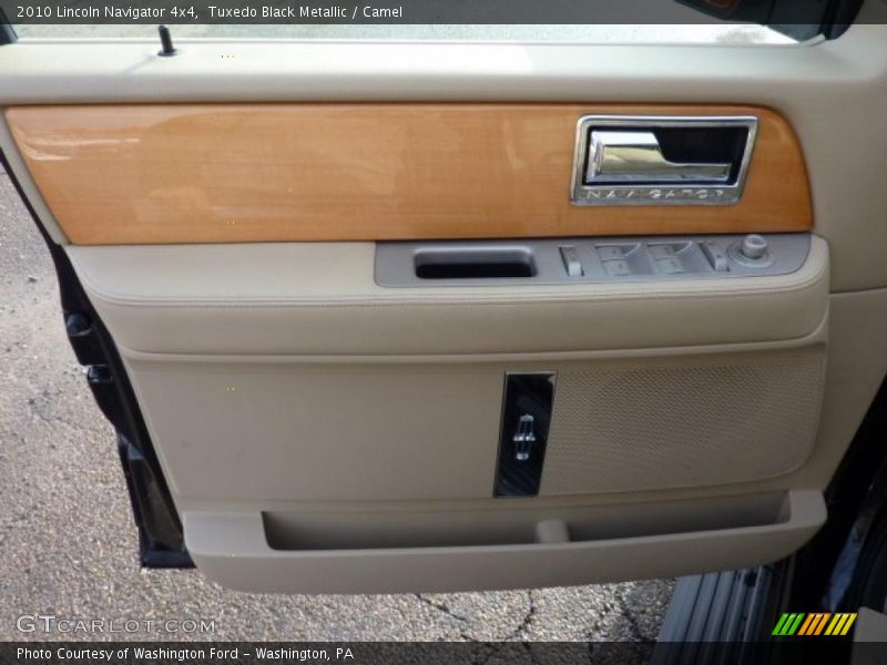 Tuxedo Black Metallic / Camel 2010 Lincoln Navigator 4x4