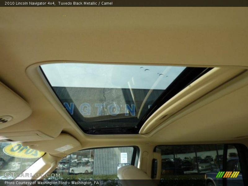 Tuxedo Black Metallic / Camel 2010 Lincoln Navigator 4x4
