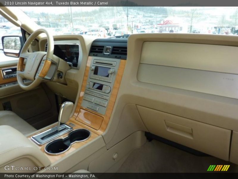 Tuxedo Black Metallic / Camel 2010 Lincoln Navigator 4x4