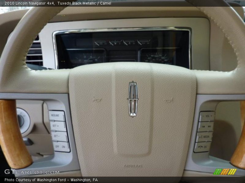 Tuxedo Black Metallic / Camel 2010 Lincoln Navigator 4x4