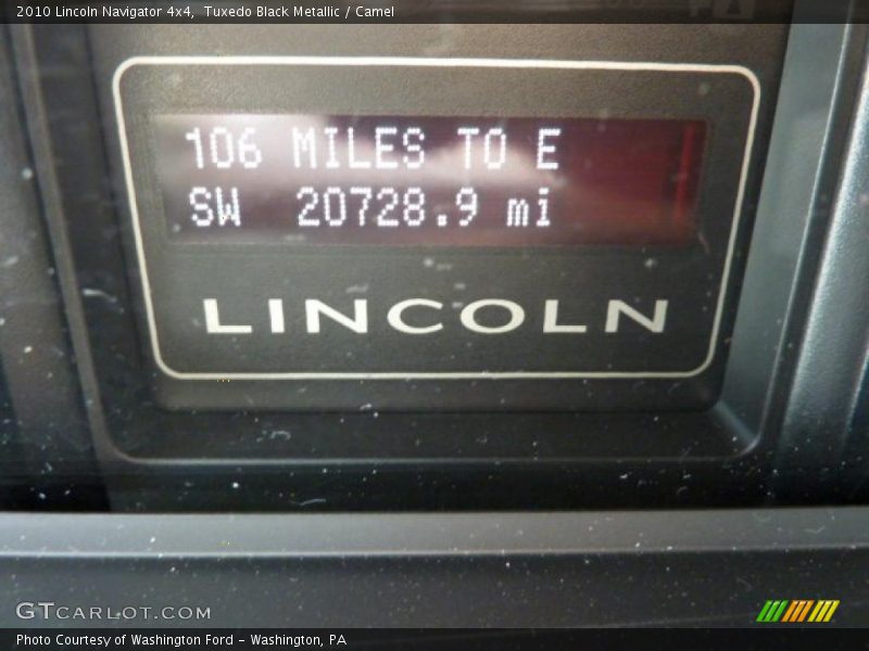 Tuxedo Black Metallic / Camel 2010 Lincoln Navigator 4x4