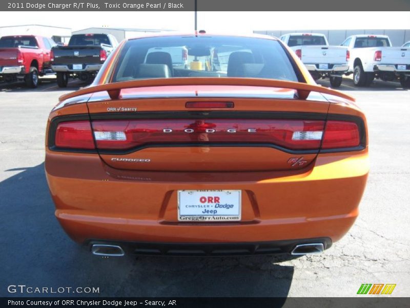 Toxic Orange Pearl / Black 2011 Dodge Charger R/T Plus