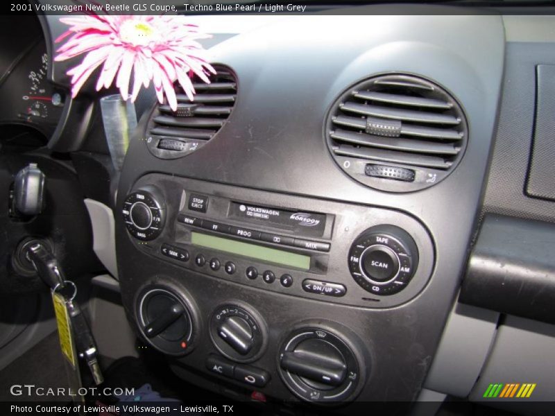 Controls of 2001 New Beetle GLS Coupe
