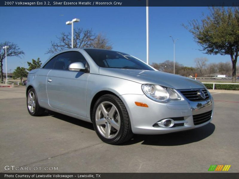 Front 3/4 View of 2007 Eos 3.2