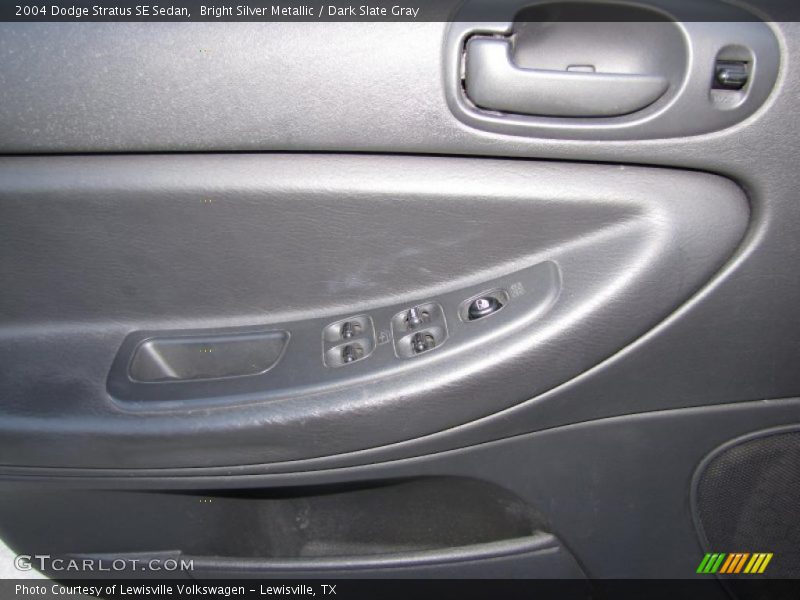 Door Panel of 2004 Stratus SE Sedan