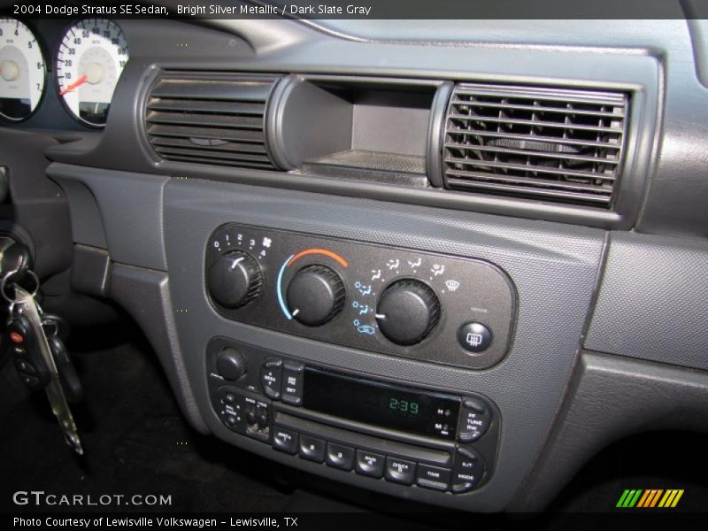 Controls of 2004 Stratus SE Sedan