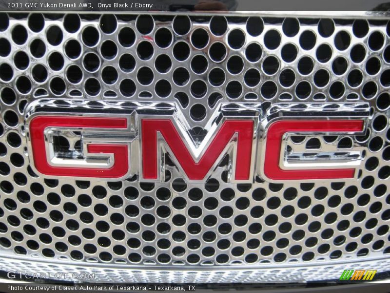 Onyx Black / Ebony 2011 GMC Yukon Denali AWD