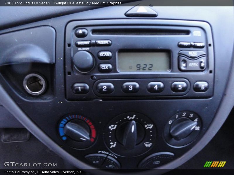 Controls of 2003 Focus LX Sedan