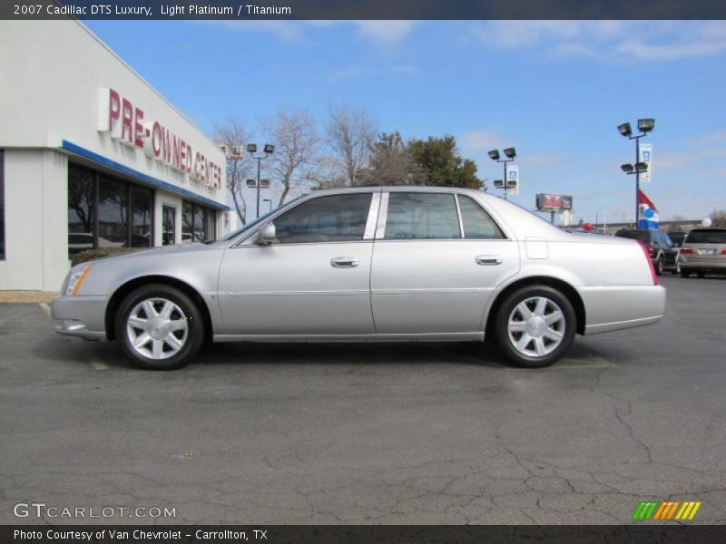 Light Platinum / Titanium 2007 Cadillac DTS Luxury