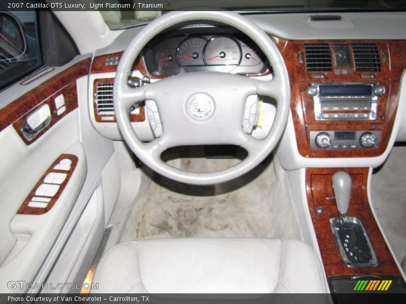 Light Platinum / Titanium 2007 Cadillac DTS Luxury